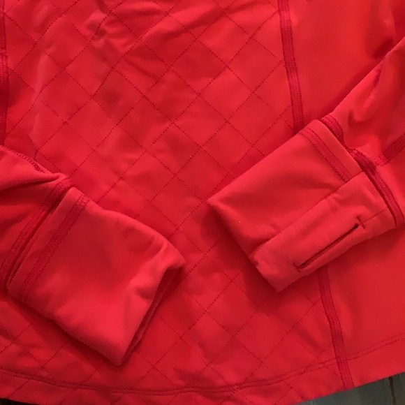 Lululemon half zip pull over - Picture 4 of 10